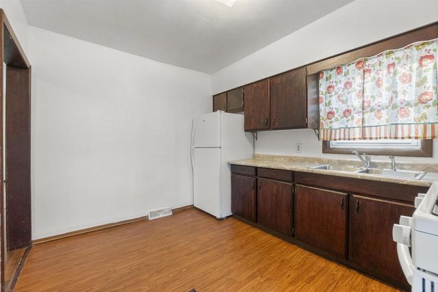 17 W COTTON STREET, Fond Du Lac, WI 54935