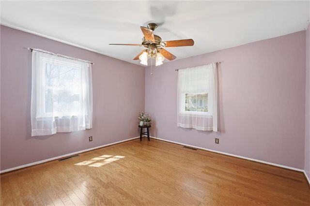 2305 S Crescent Avenue, Independence, MO 64052