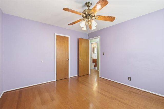 2305 S Crescent Avenue, Independence, MO 64052