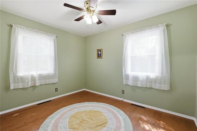 2305 S Crescent Avenue, Independence, MO 64052