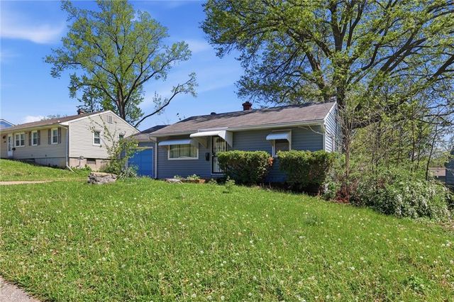 2305 S Crescent Avenue, Independence, MO 64052