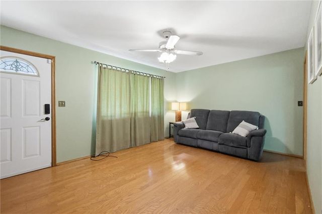 2305 S Crescent Avenue, Independence, MO 64052