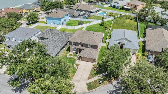 8219 CANTERBURY LAKE BOULEVARD, Tampa, FL 33619