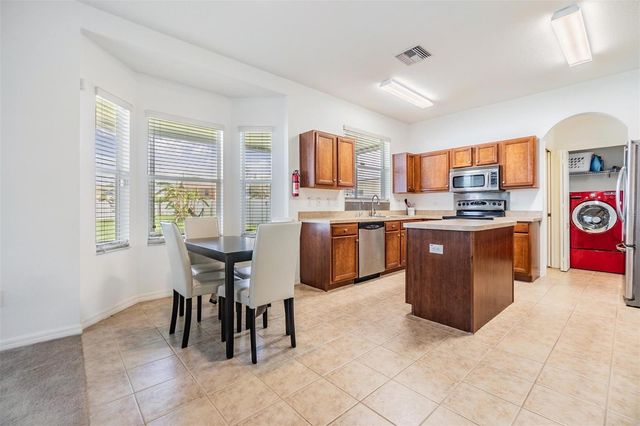 8219 CANTERBURY LAKE BOULEVARD, Tampa, FL 33619