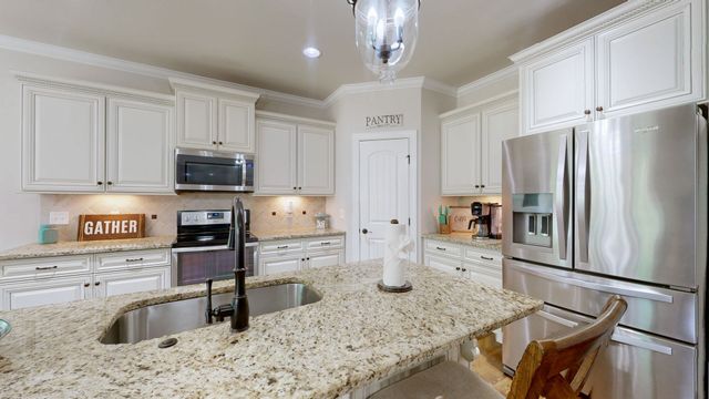15505 Versailles Rd, Rockvale, TN 37153