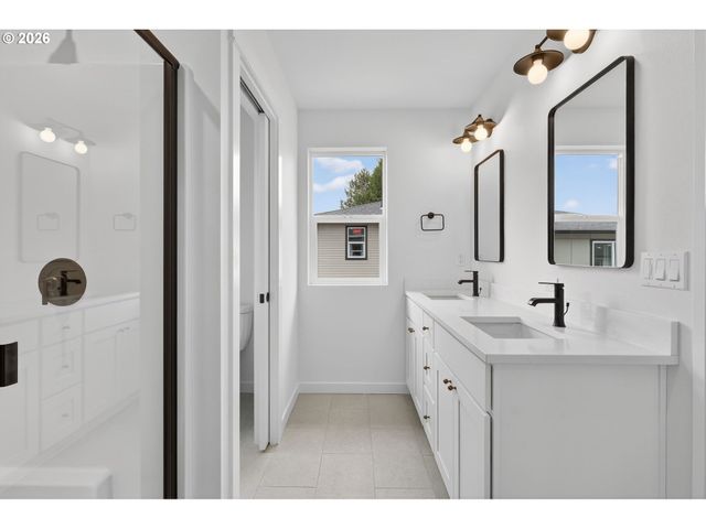 4077 Sw MCKINLEY St 37, Gresham, OR 97080