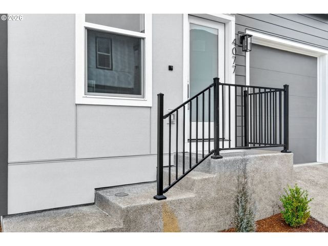 4077 Sw MCKINLEY St 37, Gresham, OR 97080
