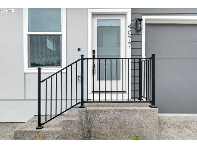 4077 Sw MCKINLEY St 37, Gresham, OR 97080