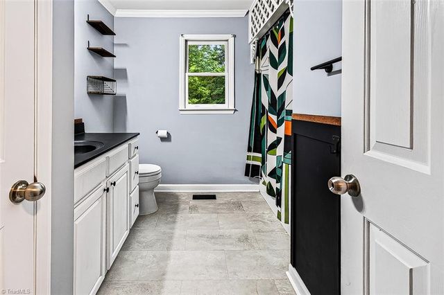 4918 Kaysboro Drive, Winston-salem, NC 27105