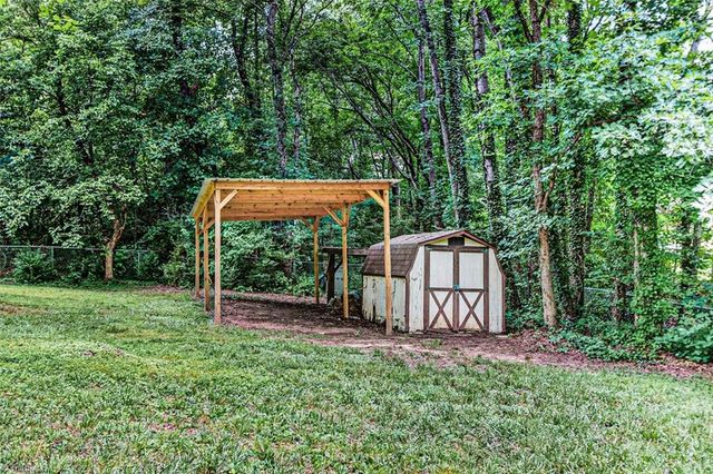 4918 Kaysboro Drive, Winston-salem, NC 27105