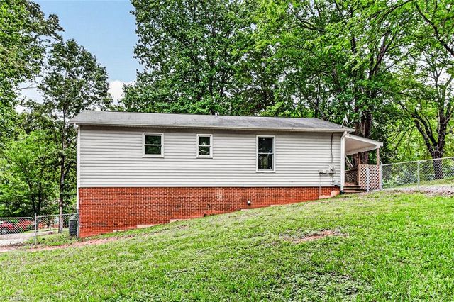 4918 Kaysboro Drive, Winston-salem, NC 27105