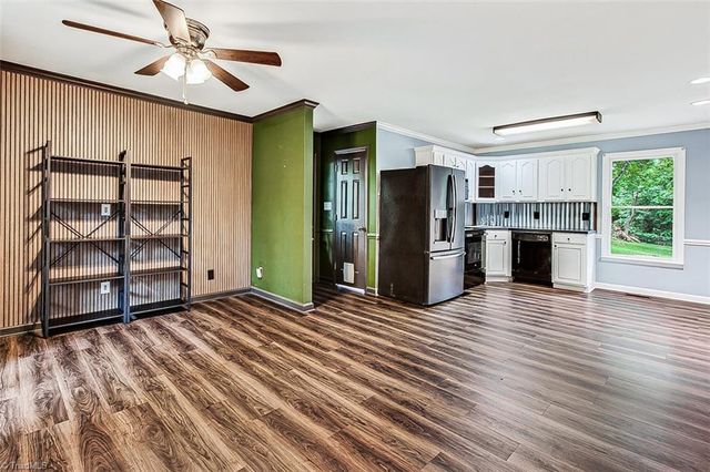 4918 Kaysboro Drive, Winston-salem, NC 27105