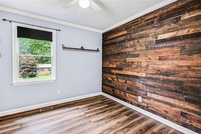 4918 Kaysboro Drive, Winston-salem, NC 27105
