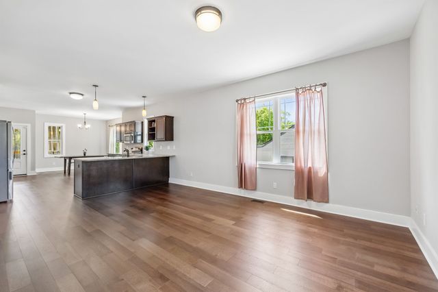 2627 Woodyhill Dr, Nashville, TN 37207