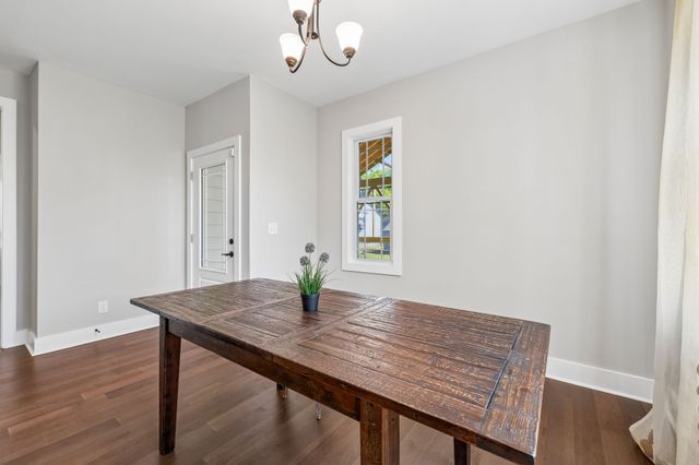 2627 Woodyhill Dr, Nashville, TN 37207