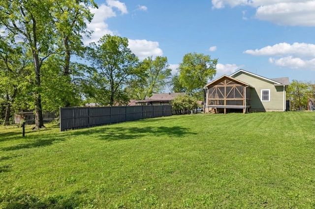 2627 Woodyhill Dr, Nashville, TN 37207