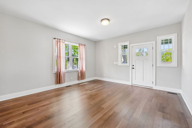 2627 Woodyhill Dr, Nashville, TN 37207