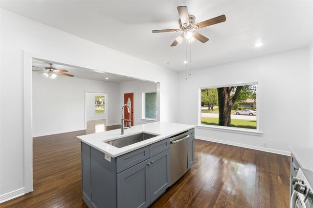 2405 Monroe Street, Commerce, TX 75428