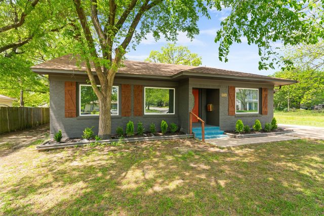 2405 Monroe Street, Commerce, TX 75428