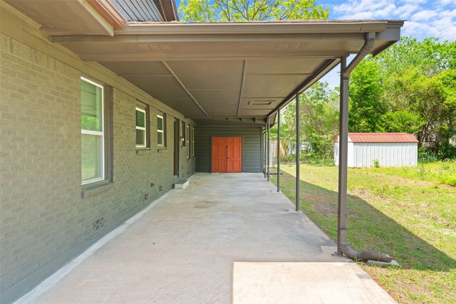 2405 Monroe Street, Commerce, TX 75428