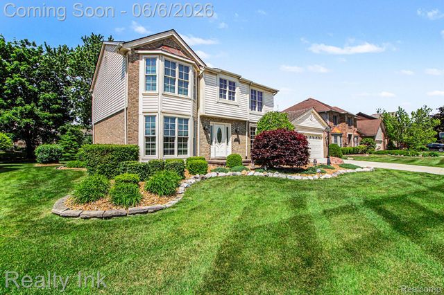18535 Queensbury Drive, Livonia, MI 48152
