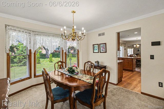 18535 Queensbury Drive, Livonia, MI 48152