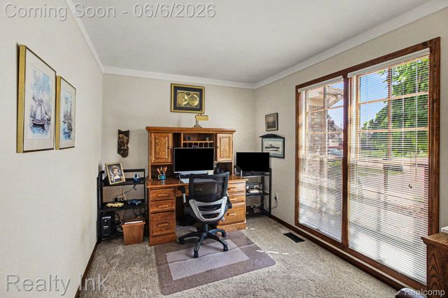 18535 Queensbury Drive, Livonia, MI 48152
