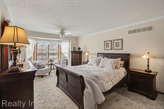 18535 Queensbury Drive, Livonia, MI 48152