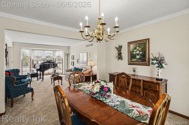 18535 Queensbury Drive, Livonia, MI 48152