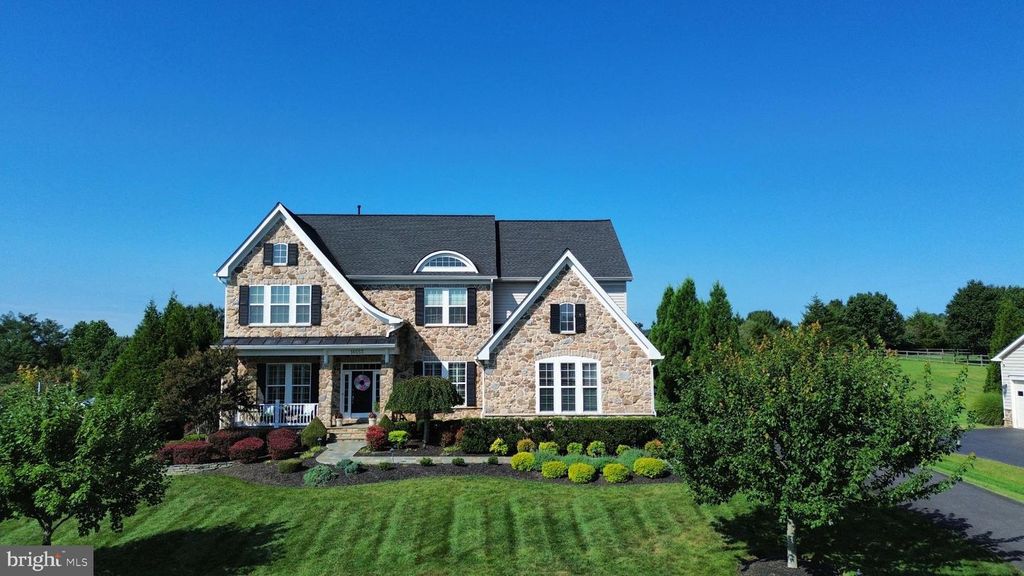 16553 LEVADE DR, Leesburg, VA 20176