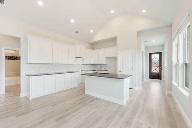 1005 River Oaks Drive, Godley, TX 76044