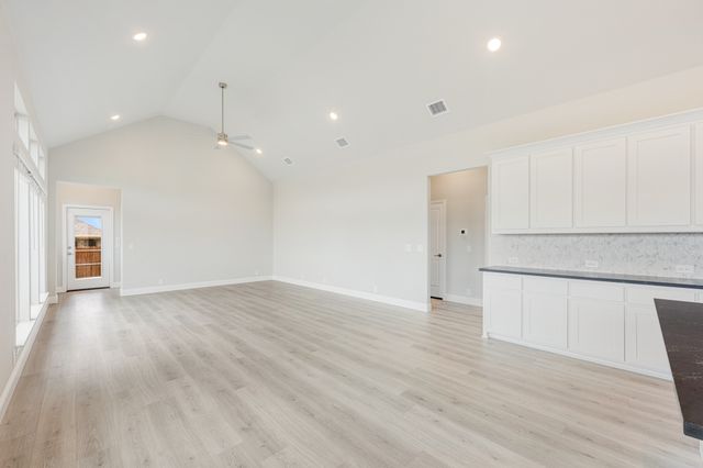 1005 River Oaks Drive, Godley, TX 76044