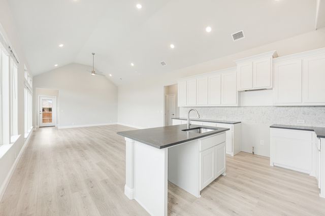 1005 River Oaks Drive, Godley, TX 76044
