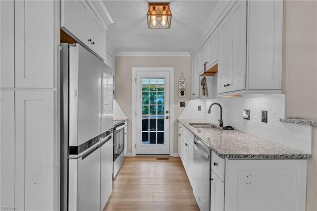 1006 De Gaule ST, Newport News, VA 23605