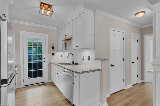1006 De Gaule ST, Newport News, VA 23605