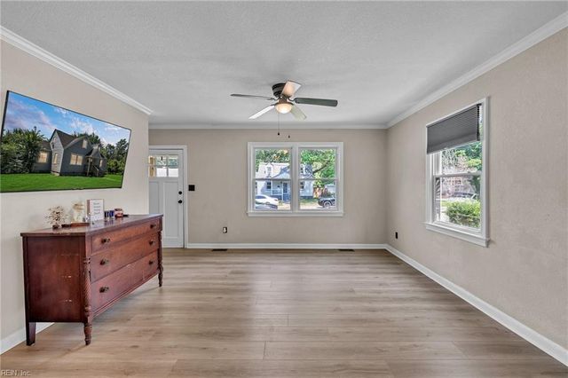 1006 De Gaule ST, Newport News, VA 23605
