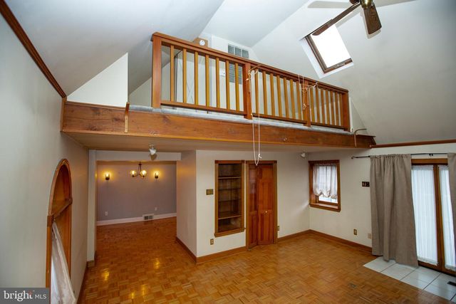 648 N TYSON AVE, Glenside, PA 19038