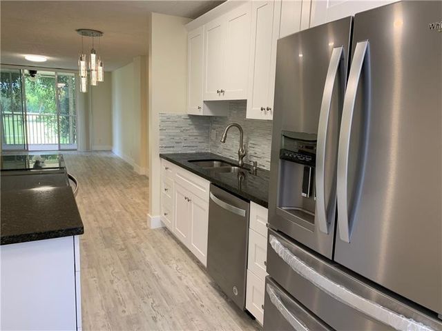 250 Jacaranda Drive 203, Plantation, FL 33324