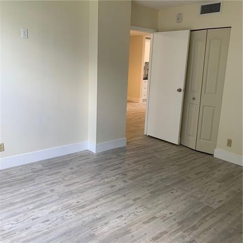 250 Jacaranda Drive 203, Plantation, FL 33324