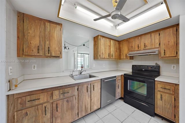 7330 NW 18th Street 204, Margate, FL 33063