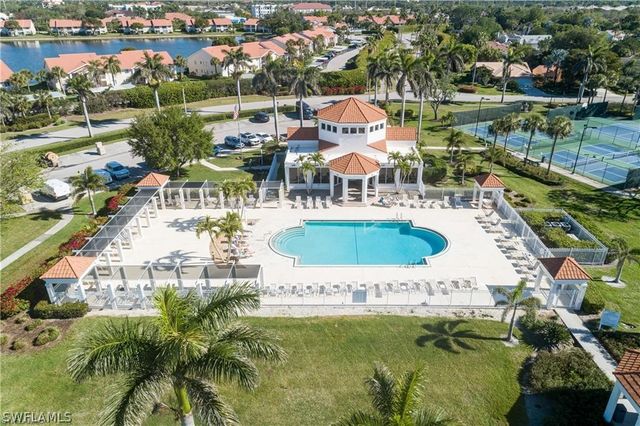 7742 Emerald CIR V203, Naples, FL 34109