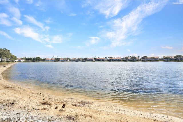 7742 Emerald CIR V203, Naples, FL 34109