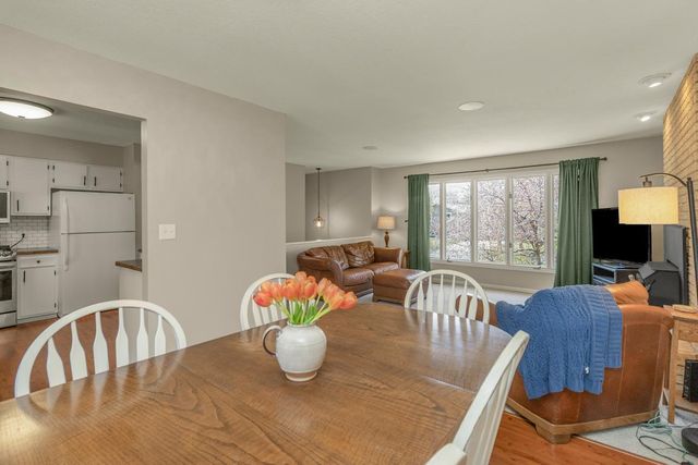 1661 Hilo Avenue N, Oakdale, MN 55128
