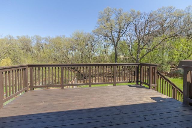 1661 Hilo Avenue N, Oakdale, MN 55128