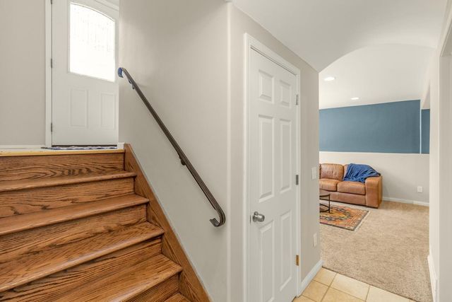 1661 Hilo Avenue N, Oakdale, MN 55128