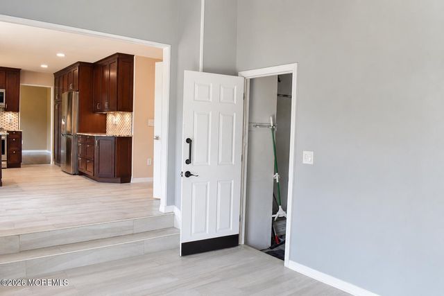35 Liberty Drive, Dayton, NJ 08810