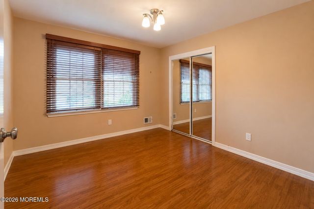 35 Liberty Drive, Dayton, NJ 08810
