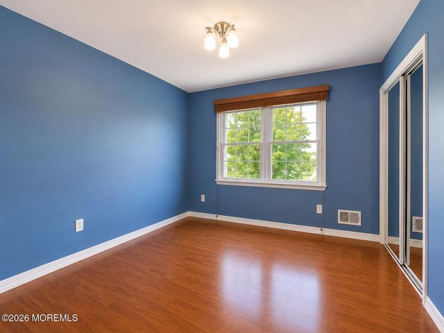 35 Liberty Drive, Dayton, NJ 08810
