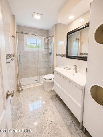 35 Liberty Drive, Dayton, NJ 08810