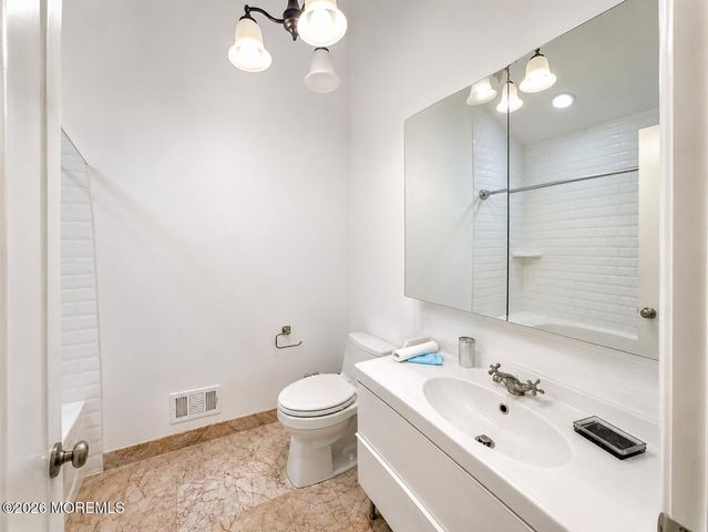 35 Liberty Drive, Dayton, NJ 08810